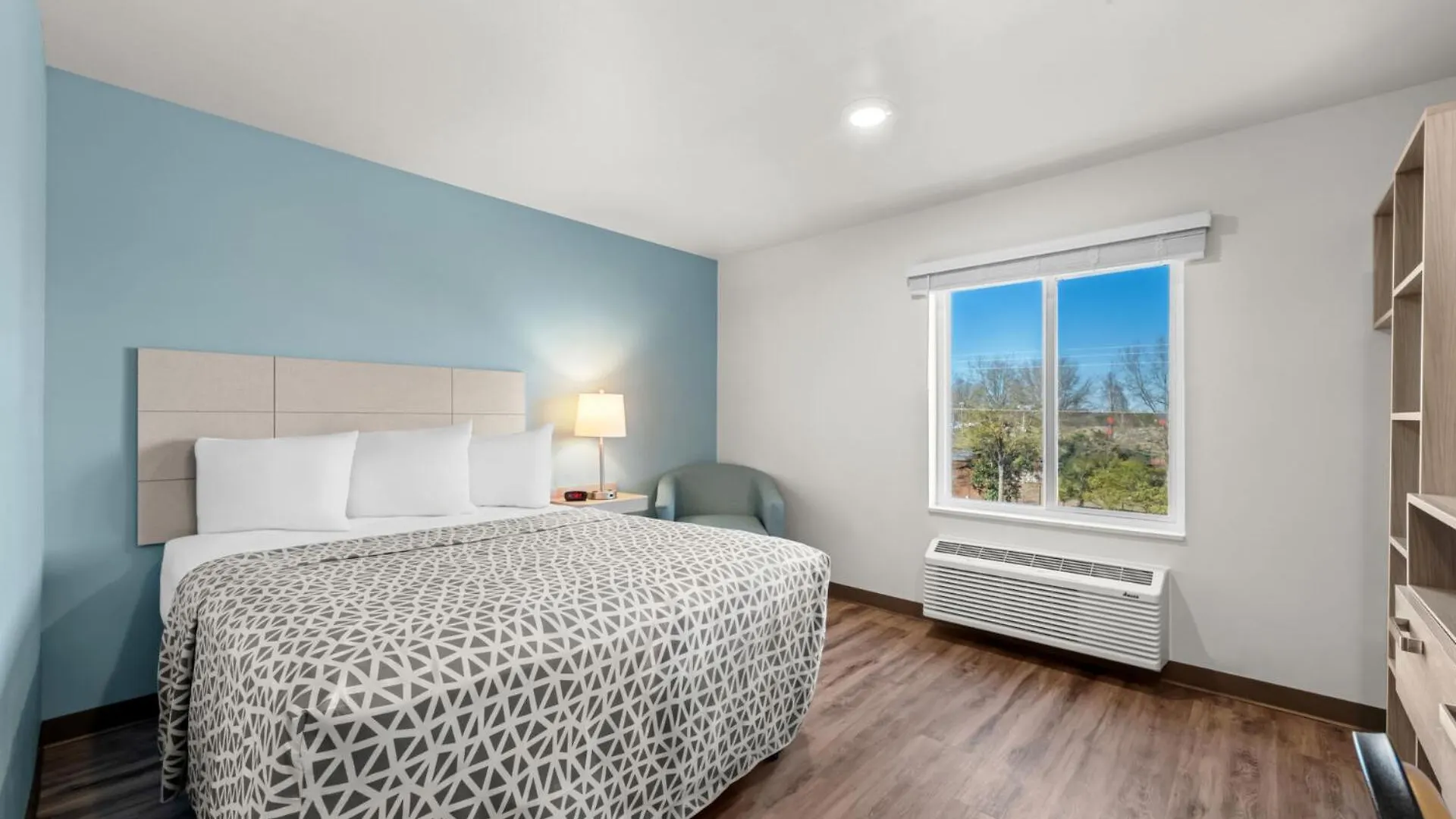 Woodspring Suites Charlotte - Arrowood Hotel