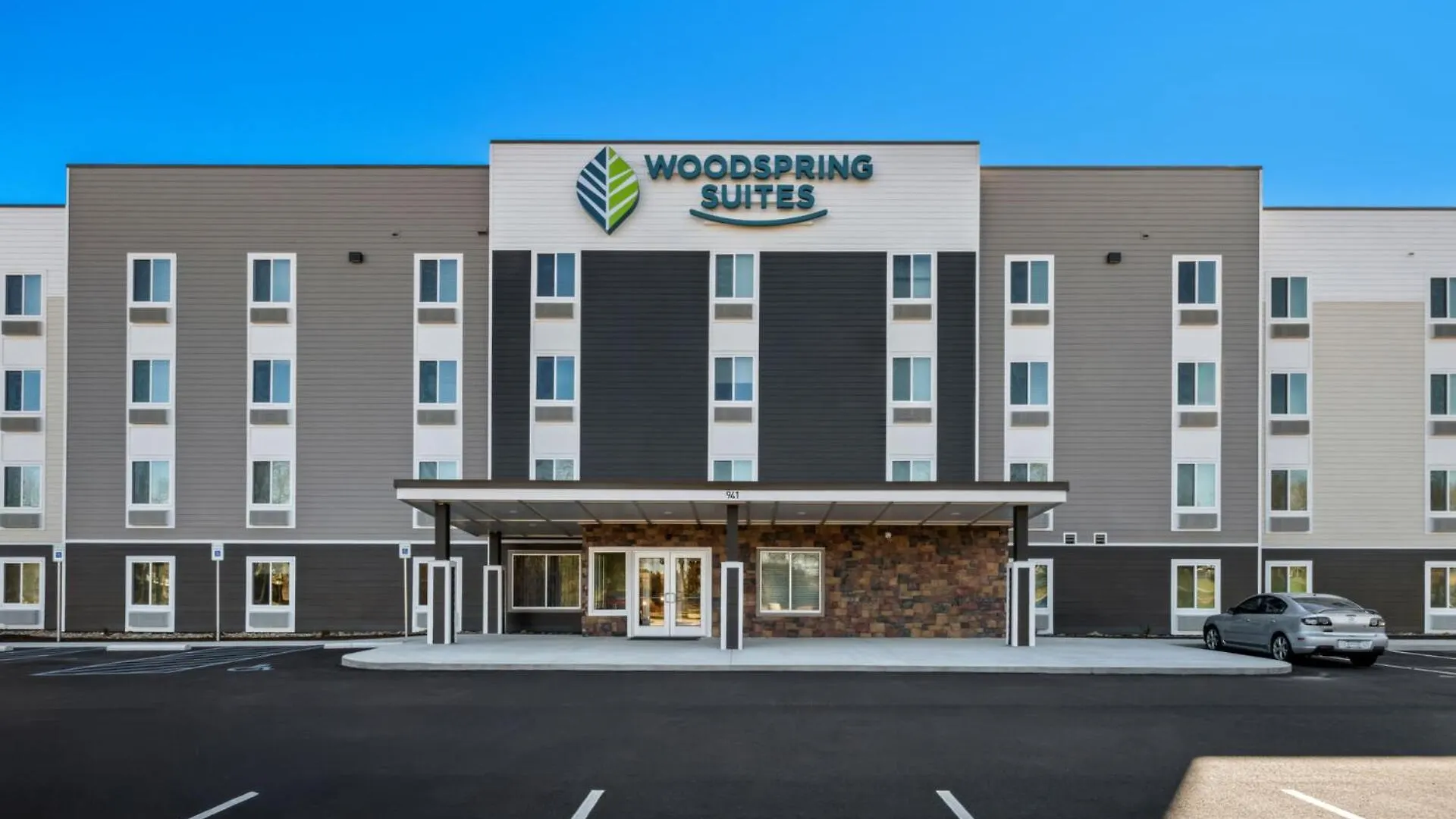 Woodspring Suites Charlotte - Arrowood Hotel